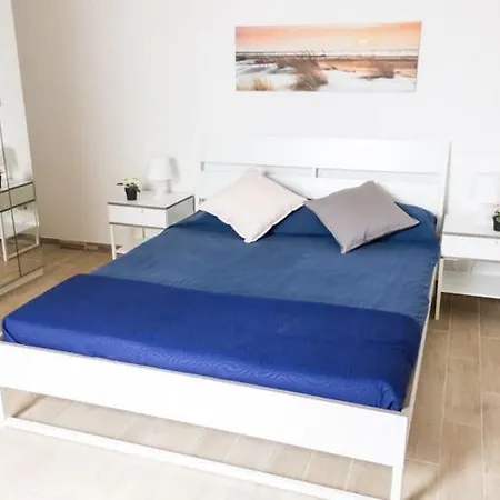 Downtown Selinus Bright With Courtyard 아파트 *