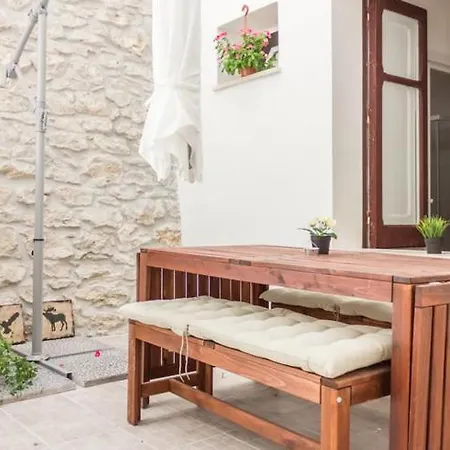 아파트 Downtown Selinus Bright With Courtyard