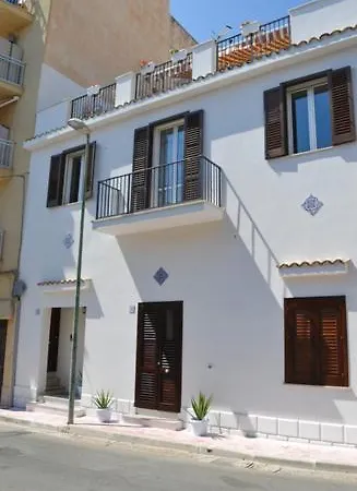 Appartamento Downtown Selinus Bright With Courtyard