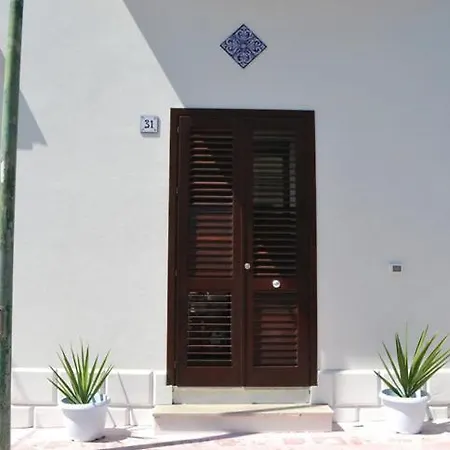 Downtown Selinus Bright With Courtyard * Marinella di Selinunte