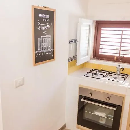 Downtown Selinus Bright With Courtyard * Marinella di Selinunte