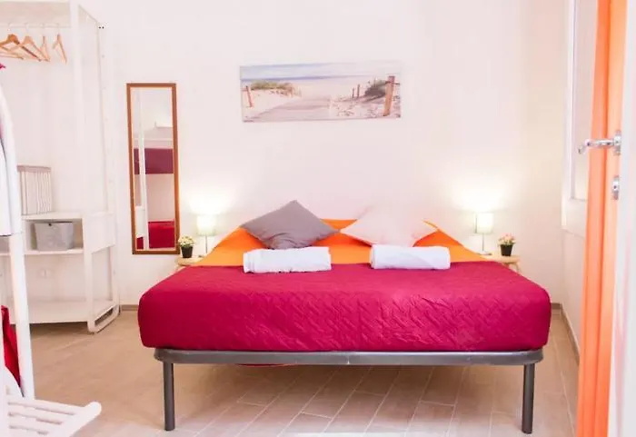 Downtown Selinus Bright With Courtyard *