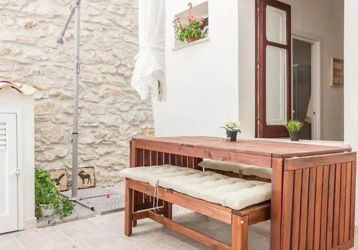 아파트 Downtown Selinus Bright With Courtyard