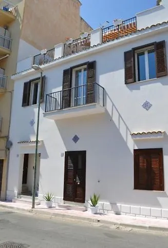 아파트 Downtown Selinus Bright With Courtyard